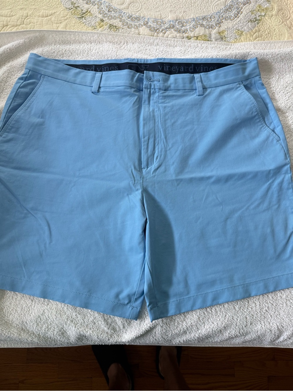 Vineyard Vines Sky Blue Men's Performance Flat-Front Shorts